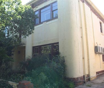 AMAZING 3 BEDROOM ART DECO - Photo 6