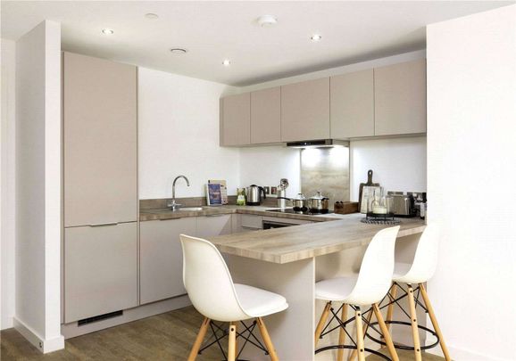 2 BED 2 BATH APARTMENT | AVAILABLE NOW | IN HIGH DEMAND | PARKING AVAILABLE | PRIME LOCATION | 24-HOUR CONCIERGE | RESIDENTS GYM - Photo 1