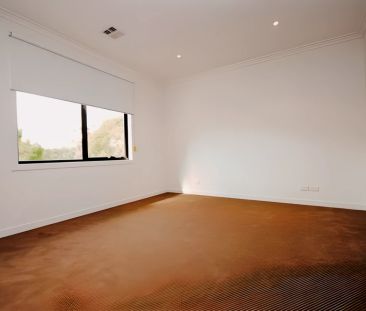 3 Bed, 2 Bath - Photo 4