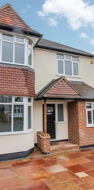 5 bedroom semi-detached house to rent - Photo 2