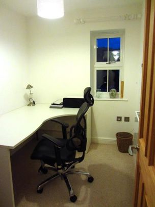 Dorking Road, Chilworth - 4 bedrooms Property for lettings - Seymours - Photo 1