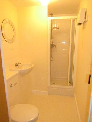 3 bedroom apartment to rent - Photo 1