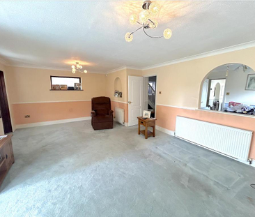 4 bedroom detached house to rent - Photo 4