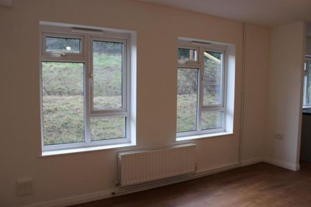 1 bedroom bungalow to rent - Photo 2