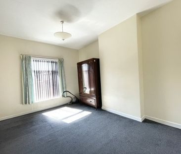 Oxford Grove, Bolton, BL1 - Photo 3