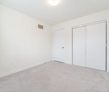 For Lease - 12 Pagebrook Crescent, Hamilton, Ontario - Photo 5