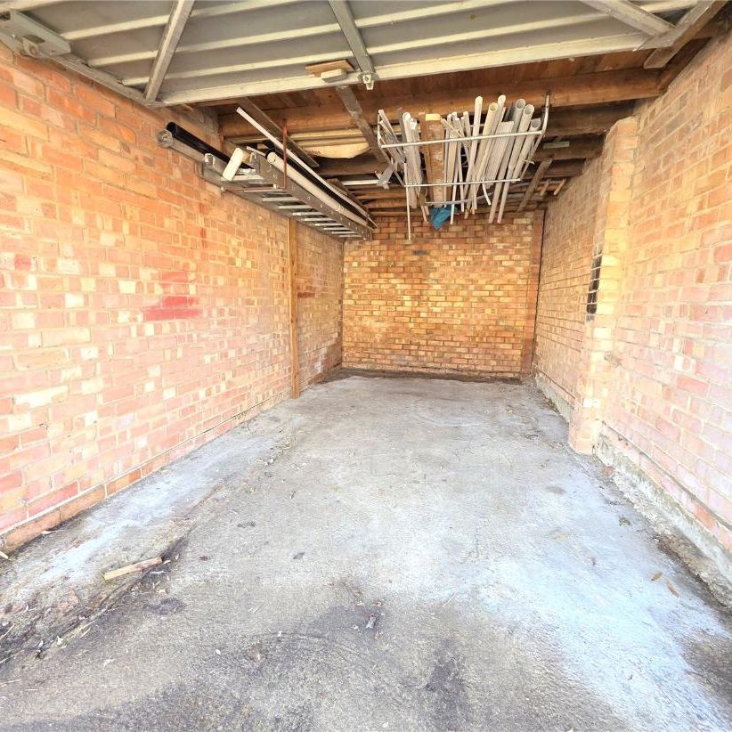 2 bed ground floor flat to rent in Barrymore Walk, Rayleigh, SS6 - Photo 1