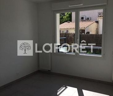 Appartement 3 pièces 57m2 MARSEILLE 12EME 942 euros - Photo 1