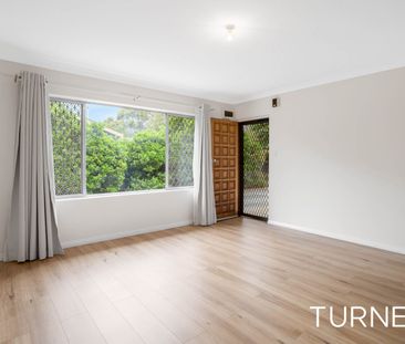 Beautiful 2 Bedroom Unit - Photo 2