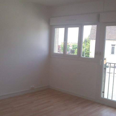 Location Appartement 4 pièces 70 m² Châtillon-sur-Indre - Photo 1