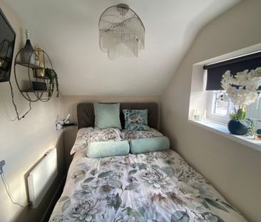 The Village, Chaddesley Corbett, KIDDERMINSTER - Photo 2