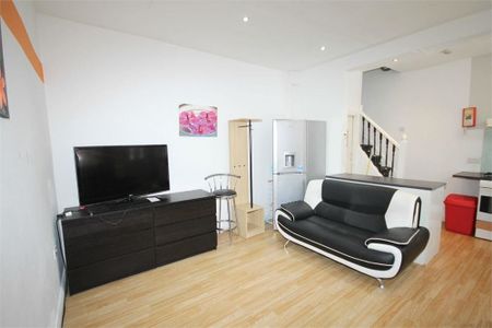 3 Bed - 29 Autumn Avenue, Hyde Park, Leeds - LS6 1RE - Student - Photo 3