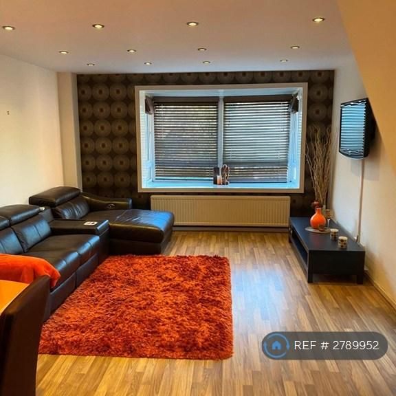 2 bedroom maisonette to rent - Photo 1