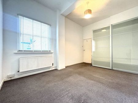Richmond Road, Brighton BN2 3RL 2 bedroom apartment to rent - Photo 2
