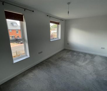 High Street, Cam - Photo 4