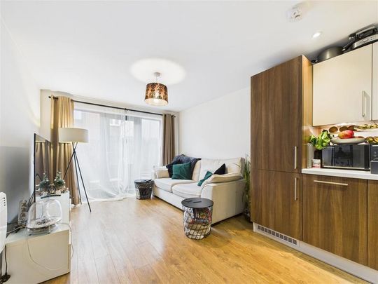 2 bedroom flat to rent - Photo 1