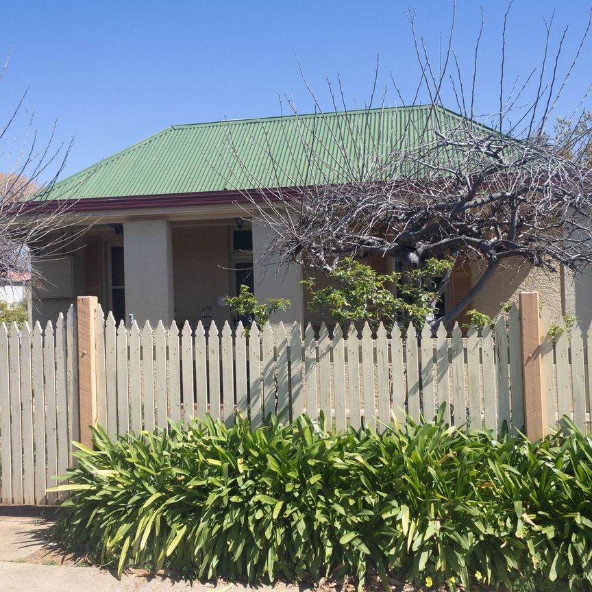 Charming 3-Bedroom Home in Prime Location - Photo 2