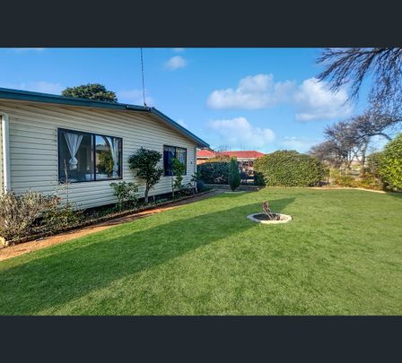 9 Giwang Street, Cooma, NSW 2630 - Photo 1