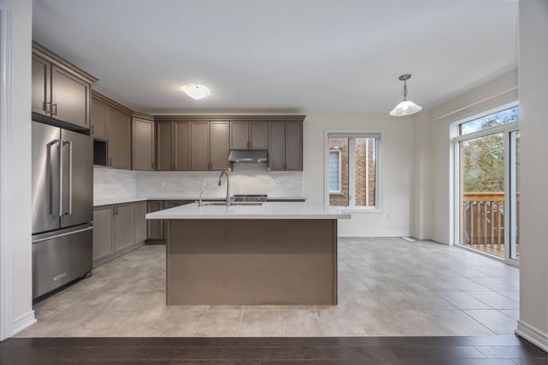 For Lease - 254 Silk Twist Drive, East Gwillimbury, Ontario - Photo 1