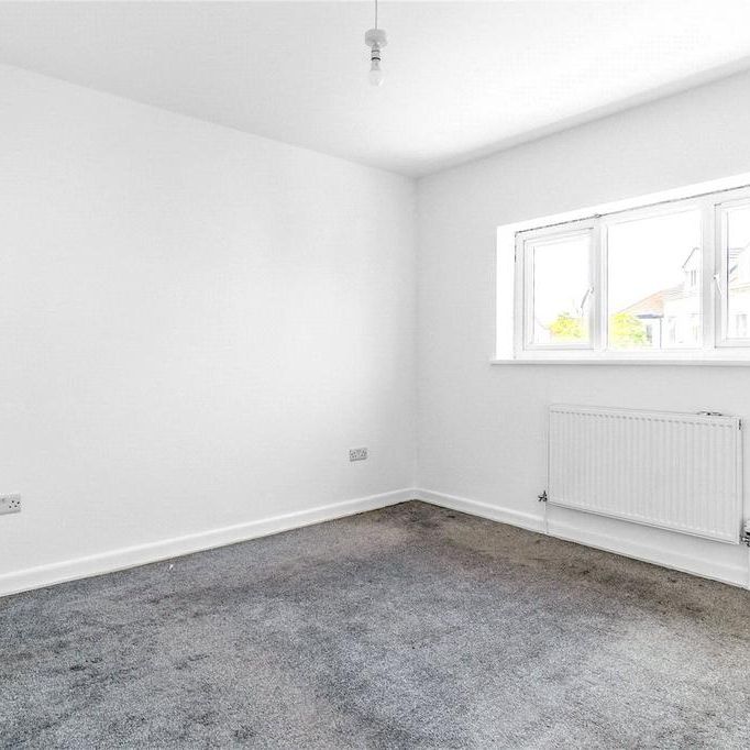 3 bedroom end of terrace house to rent - Photo 1