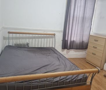 Room in a Shared Flat, High Road Leytonstone, E15 - Photo 2