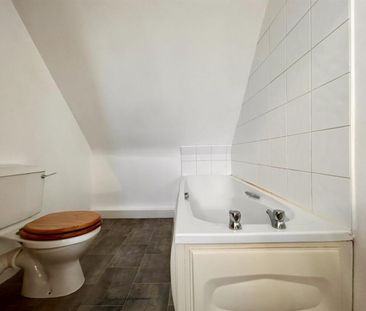 1 Bedroom Apartment - First Floor To Let - Photo 4