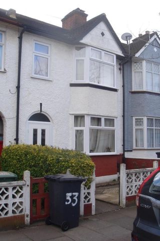 4 Bed Terraced House, Barriedale, SE14 - Photo 3