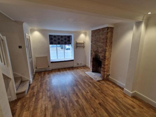 3 bedroom semi-detached house to rent - Photo 1