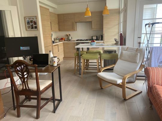 3 Bed Flat, Binstead House, SW18 - Photo 1