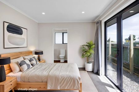 Modern and Low Maintenance - Photo 2