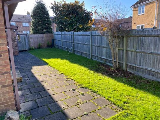2 bedroom detached bungalow to rent - Photo 1