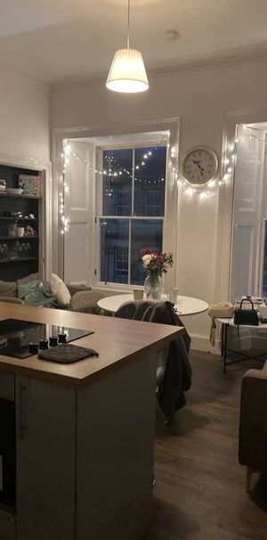 Room in a Shared Flat, South Clerk Street, EH8 - Photo 1