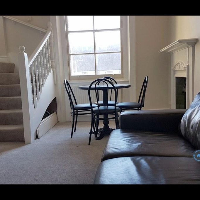 2 bedroom flat to rent - Photo 1