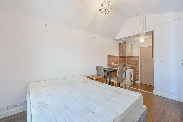 Studio to rent - Photo 1