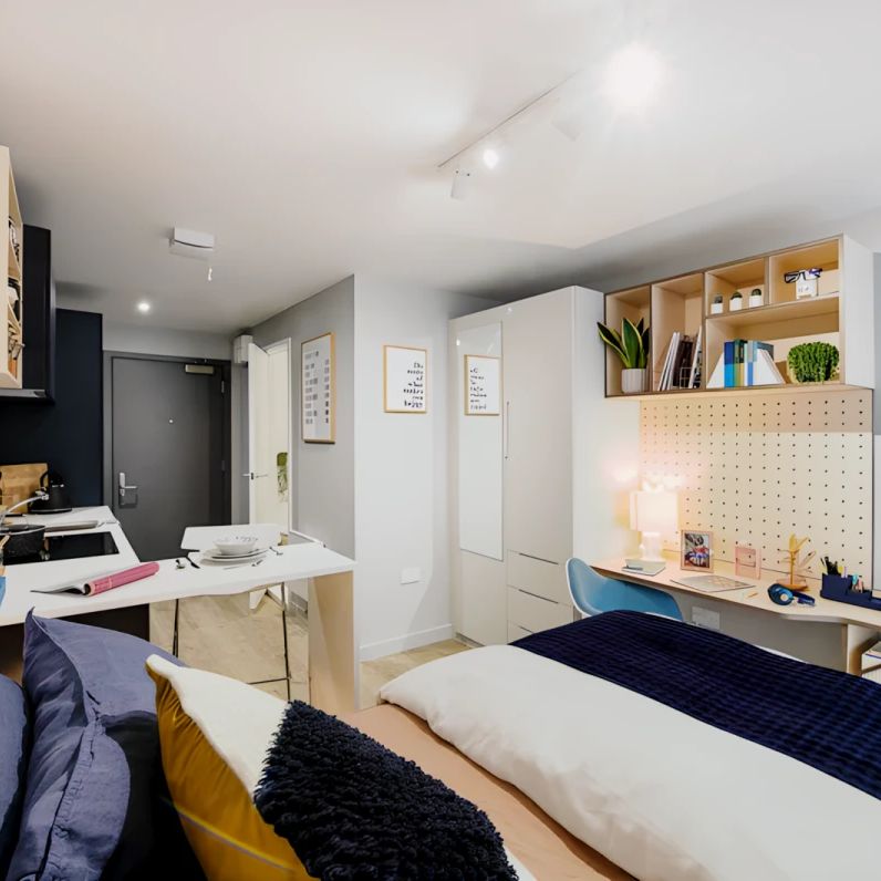 Essential Studio - Photo 1