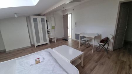 Location Appartement 1 pièce 17m² BORDEAUX 33800 - Photo 2