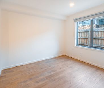 Luxury living in Prime Location! - Photo 1