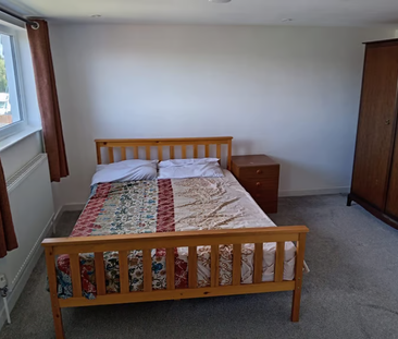 1 bedroom in a house share to rent - Photo 4