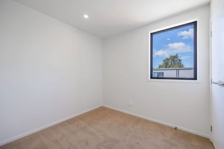 NEW LYNN, 3 BEDROOMS - Photo 4