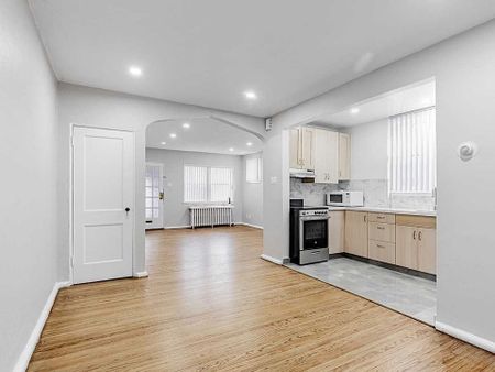 For Lease - 16 Acacia Road Unit# Main, Toronto, Ontario - Photo 3