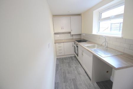 2 bedroom terraced house to rent - Photo 5