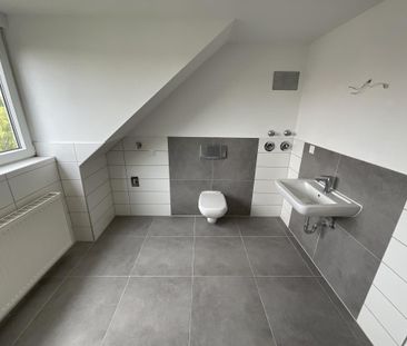 Wohnen in der City! 2-ZKB-Balkonwohnung im Dachgeschoss in der Bahn... - Photo 6