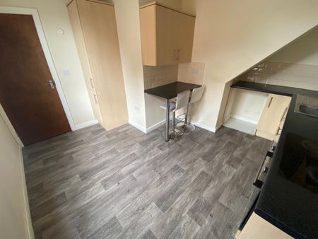 Studio to rent - Photo 5