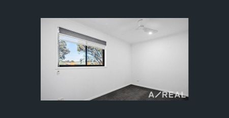 Prime Bundoora Location Walk to Tram 86, Shops & Universities - Photo 2