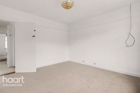 3 bedroom detached bungalow to rent - Photo 3