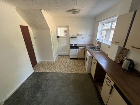 Fields Avenue, Pontnewydd, CWMBRAN - Photo 5