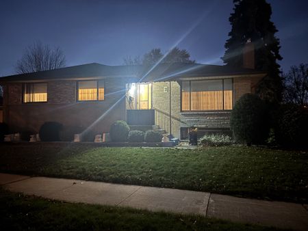 For Lease - 2 Tynevale Drive, Toronto, Ontario - Photo 4