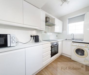 North Terrace, Newcastle Upon Tyne - Photo 6