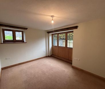 4 bedroom detached house to rent - Photo 3