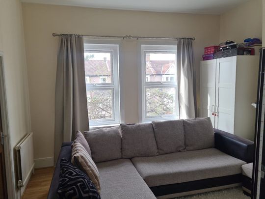 1 Bed Flat, Aldborough Road South, IG3 - Photo 1